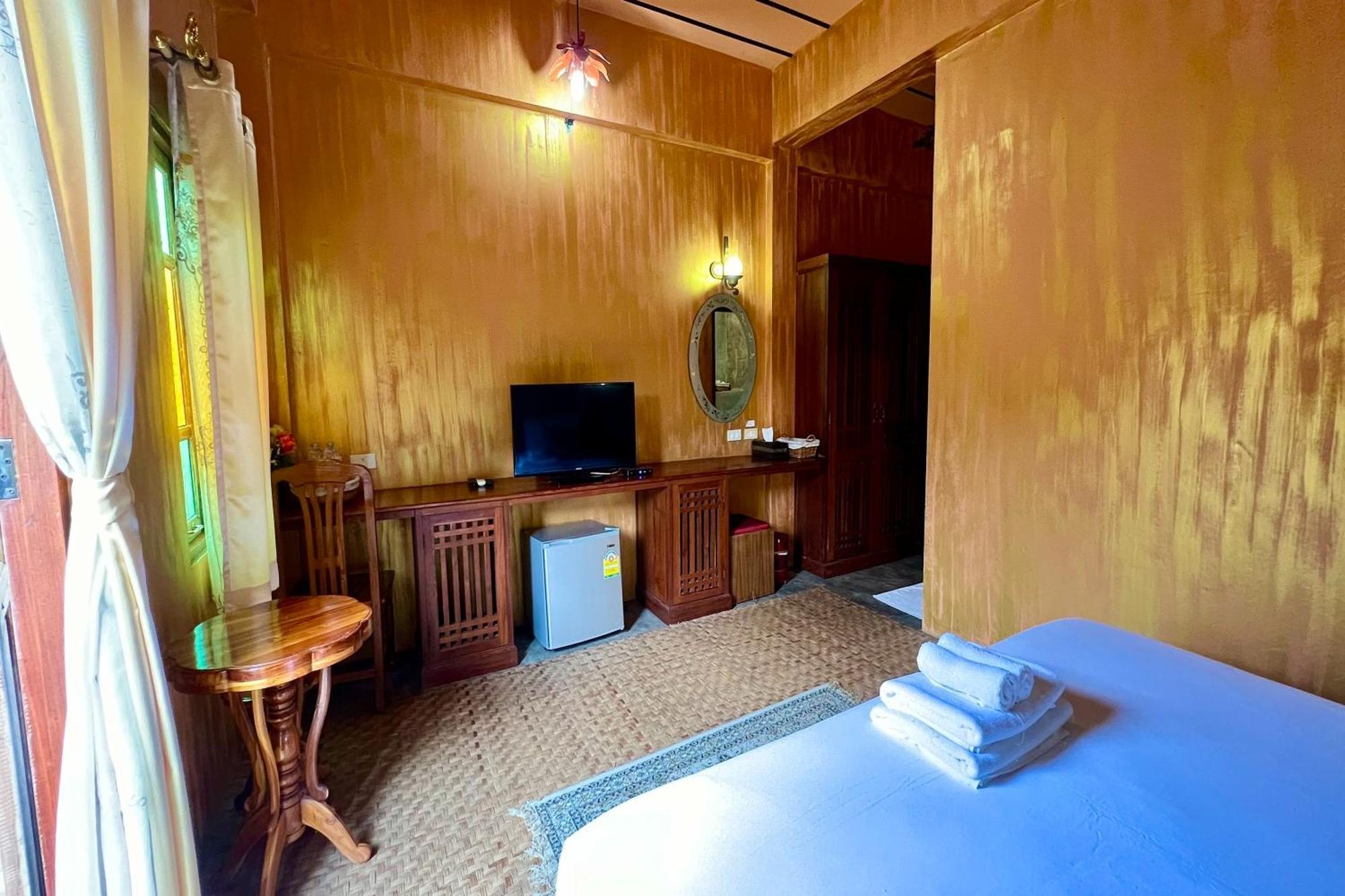 Amethyst Hotel Chiang Mai Exteriör bild
