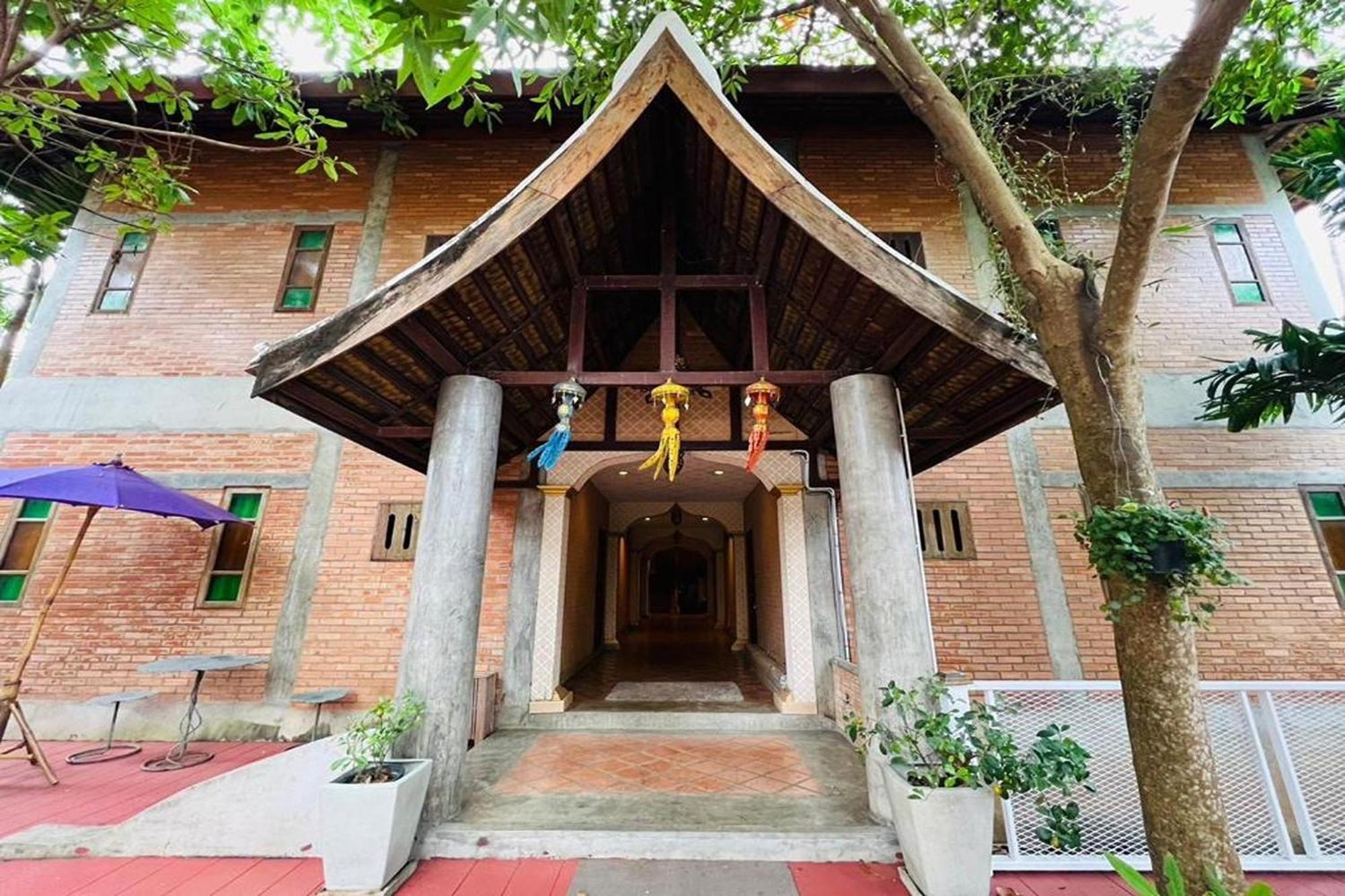 Amethyst Hotel Chiang Mai Exteriör bild